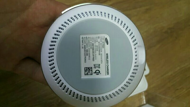 삼성 무선 급속 충전기 EP-PN920 이미지