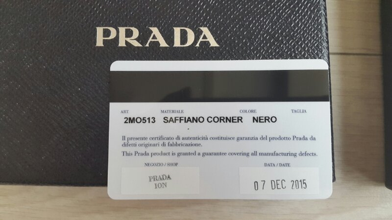 프라다 남성 반지갑 2M0513 사피아노 양각 컷 이미지