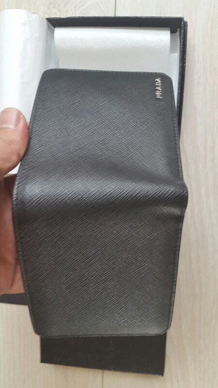 프라다 남성 반지갑 2M0513 사피아노 양각 컷 이미지