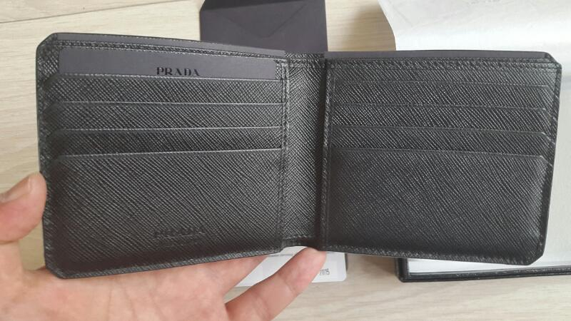 프라다 남성 반지갑 2M0513 사피아노 양각 컷 이미지