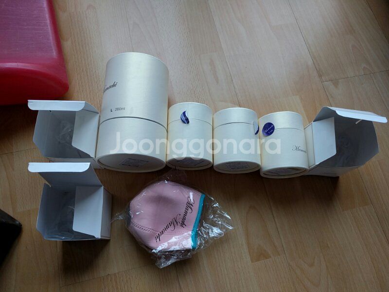 아기침대 5만원  , 범퍼 4장 3만원 , 모빌 --3