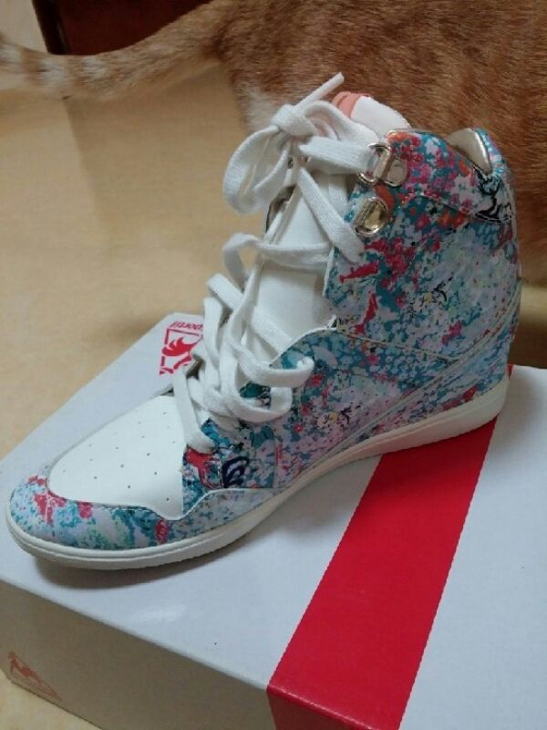 르꼬끄 스포티 츠모리 치사토 콜라보 하이탑 운동화--3