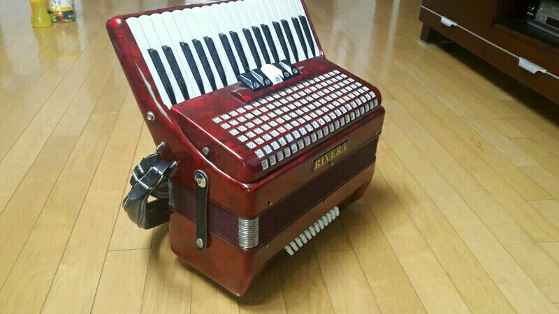 리베라 아코디언 3열 60베이스 34건반--2