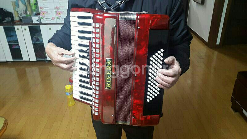 리베라 아코디언 3열 60베이스 34건반--4