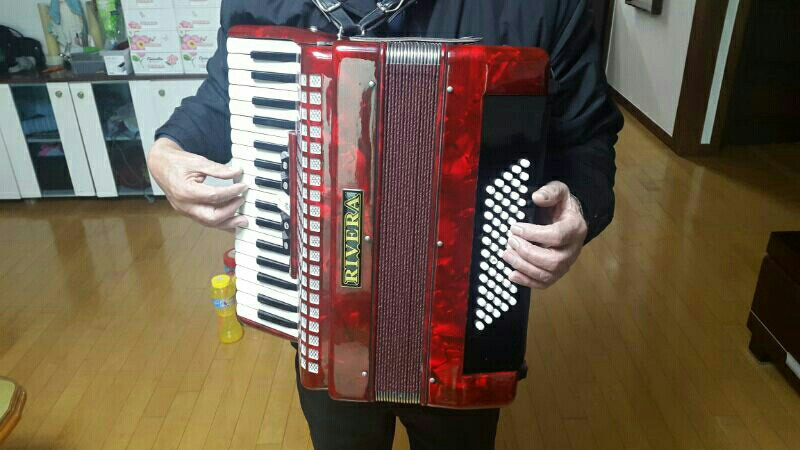 리베라 아코디언 3열 60베이스 34건반--4