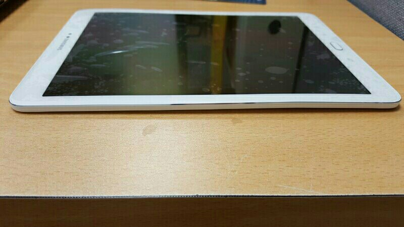 탭s2 9.7 33만 직거래--2