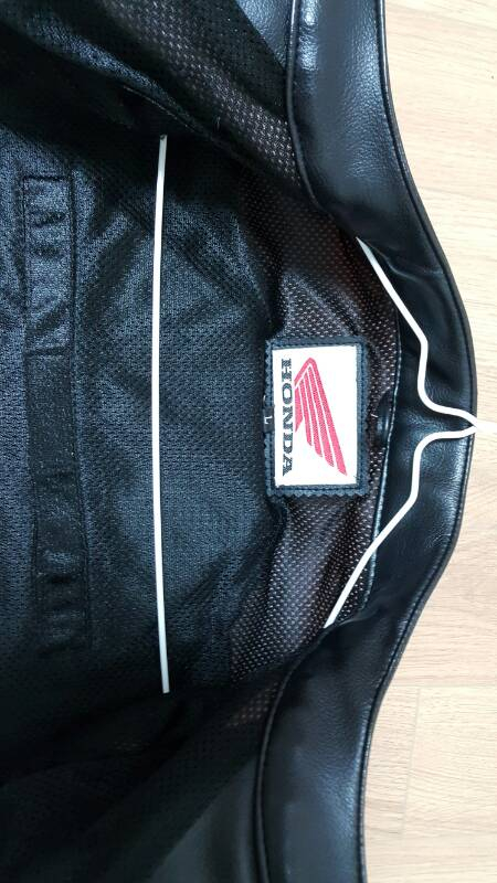 바이크 자켓 과 가죽조끼 이미지