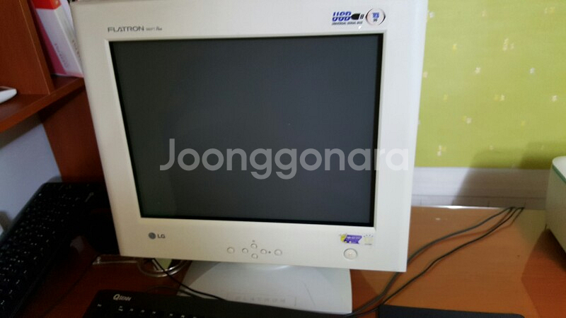 LG FLATRON 19인치 CRT모니터--0