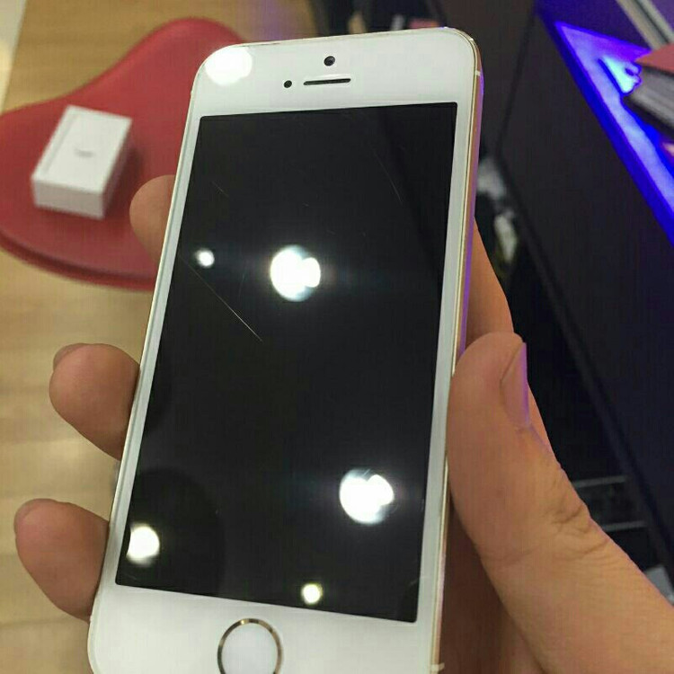 @ SKT, KT 아이폰5S 골드 32GB 풀박 --1