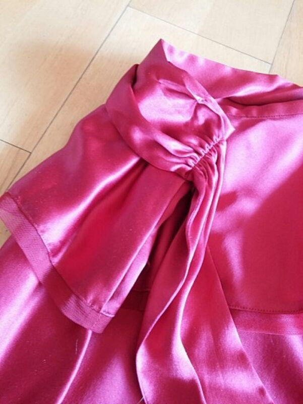 마크제이콥스 로즈 리본 실크스커트--2