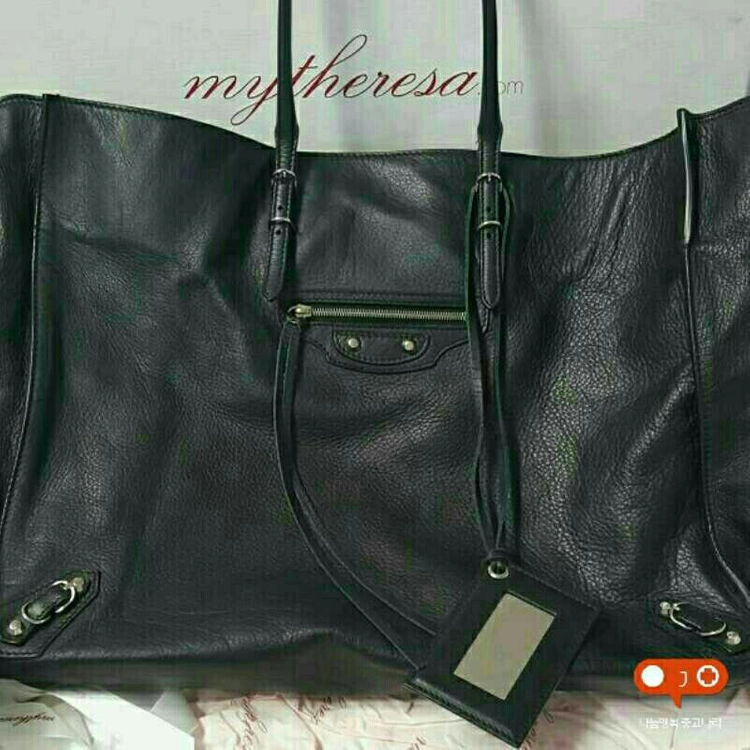 발렌시아가 파피에르 zip. 이미지
