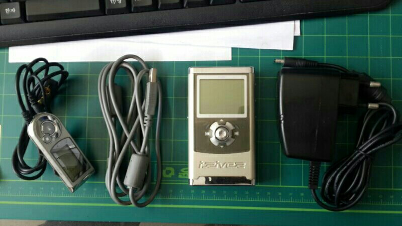 아이리버 하드형 MP3 H120D--1