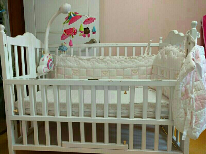 아기침대 ,모빌 , 보행기 ,범퍼,마마치젖병 26--2