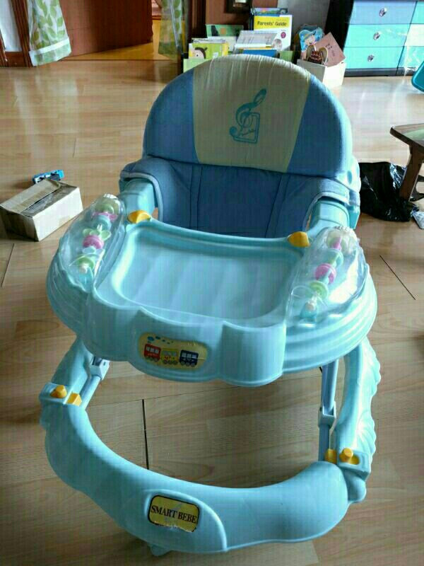 아기침대 ,모빌 , 보행기 ,범퍼,마마치젖병 26--3