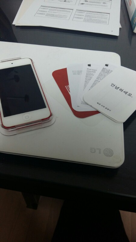 아이팟터치 5세대 레드 32GB--1