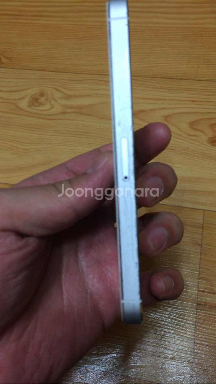 아이폰5 16g 화이트 팝니다~~~~--2
