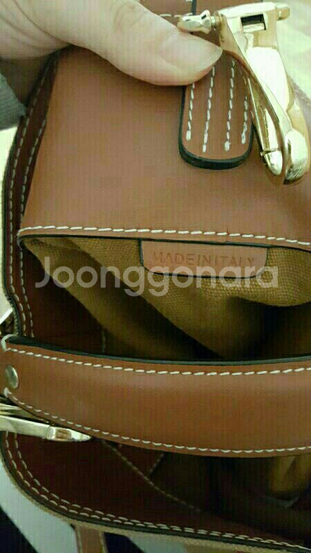 버버리 호보백--3