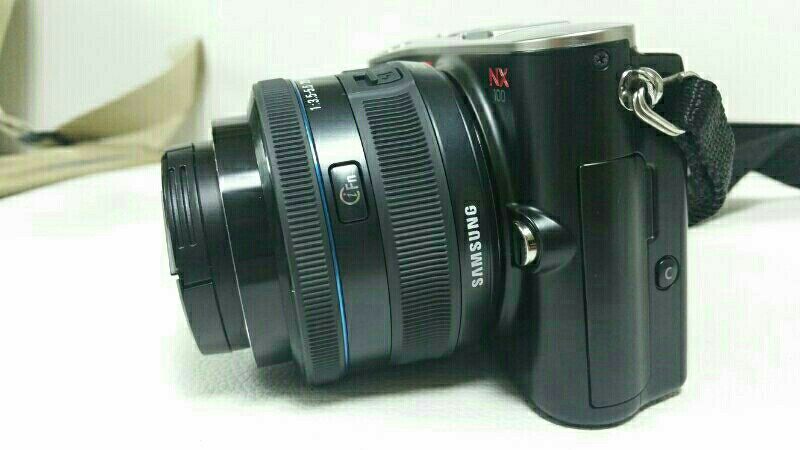 삼성 NX100 미러리스 카메라 이미지