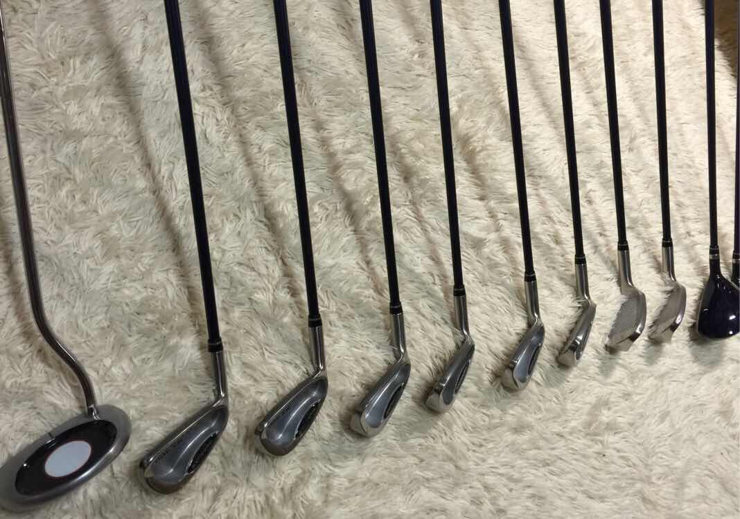 왼손 골프채 - 구하기 어려운 왼손 (레프티) 골 이미지