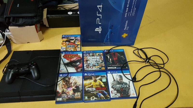 소니 ps4 1205a 500G 블랙팝니다--2