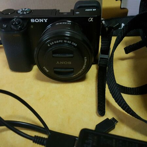소니 a6000 (16-50) 블랙 팝니다