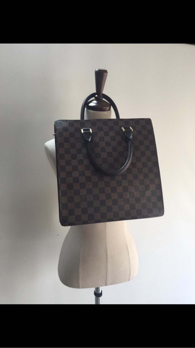 17. 루이비통 다미에 고급형 토드백--1