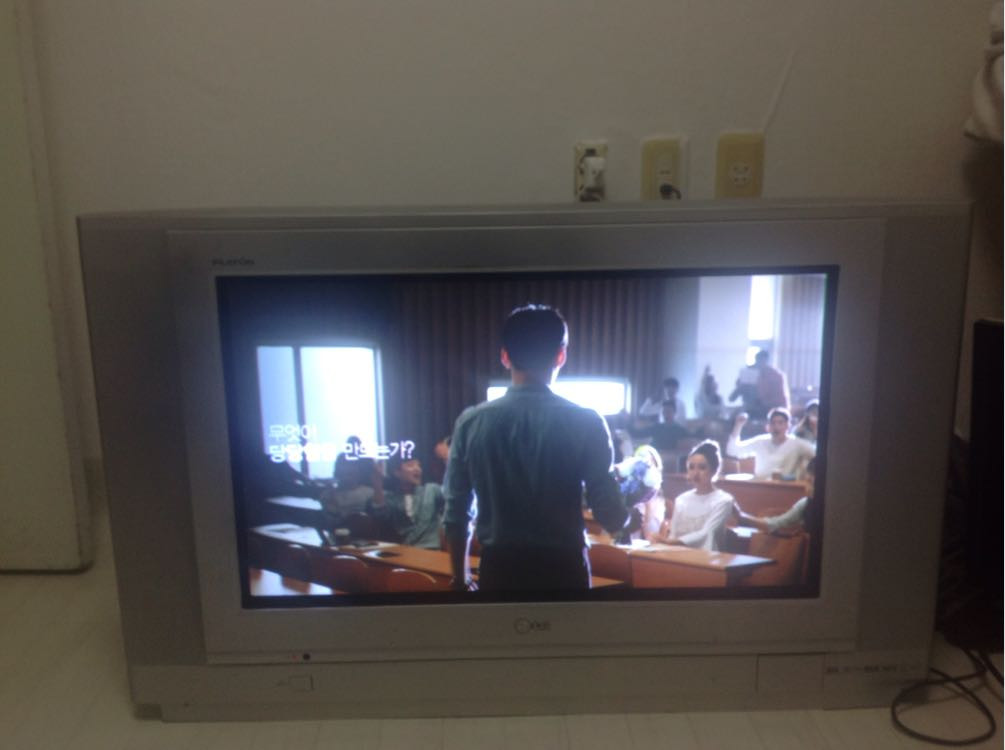완전평면 와이드 HD 브라운관 TV--2