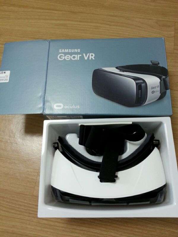 삼성 기어 VR 5만원에 팝니다.--2