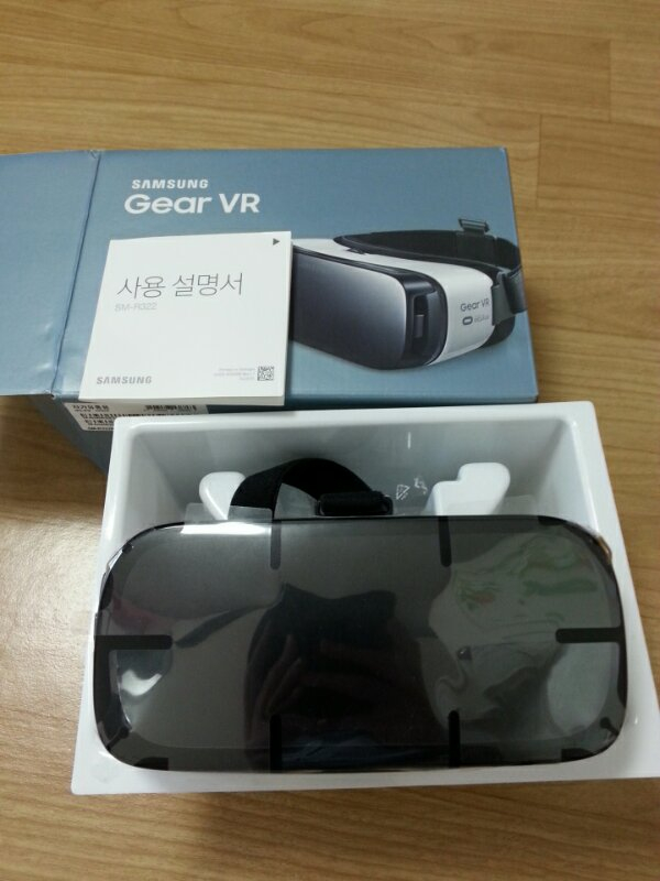 삼성 기어 VR 5만원에 팝니다.--3