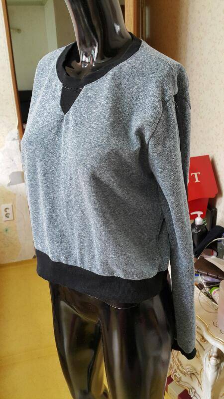 배색맨투맨티 이미지