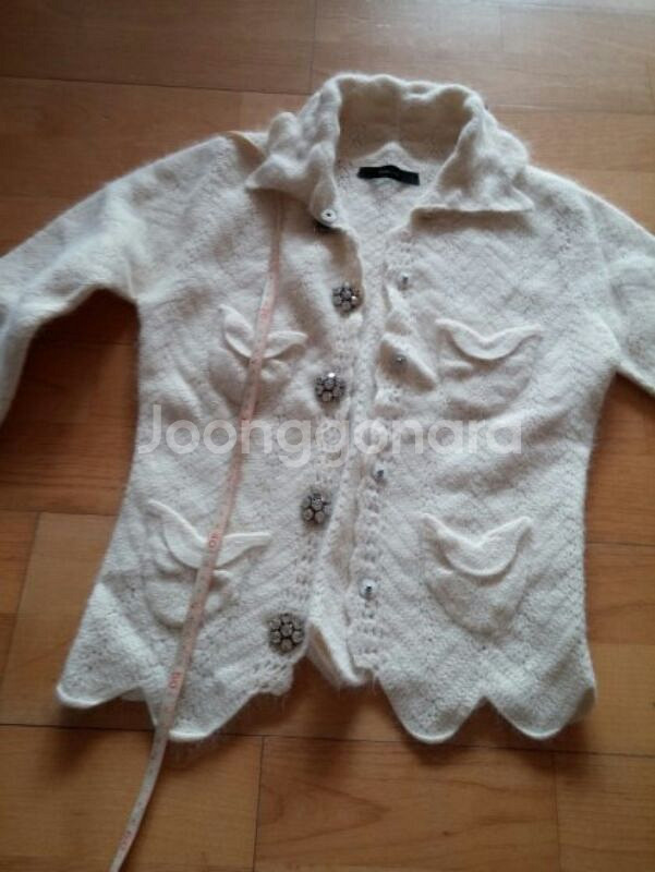 수입 BLOUSON 화이트 앙고라 나팔소매 보석장--0