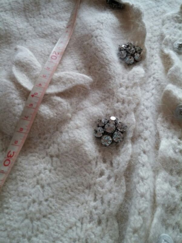 수입 BLOUSON 화이트 앙고라 나팔소매 보석장 이미지