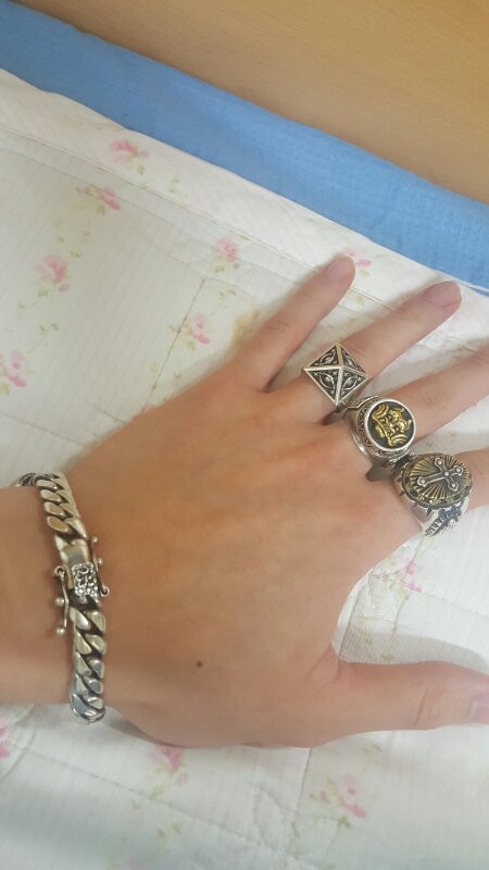 킹크로치 팔찌 팝니다--2