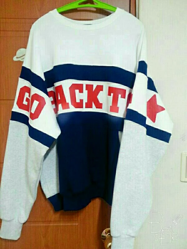 oioi back to the school 맨투맨 이미지