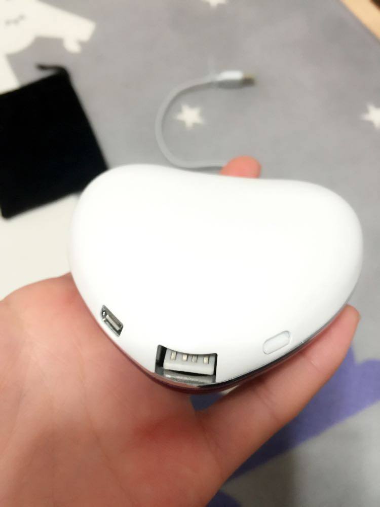 루리 충전식 하트손난로/스마트폰충전가능--2