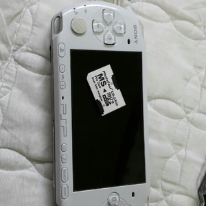 psp3005 화이트 32GB 팝니다.