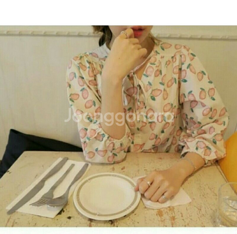 복숭아블라우스🍑--0