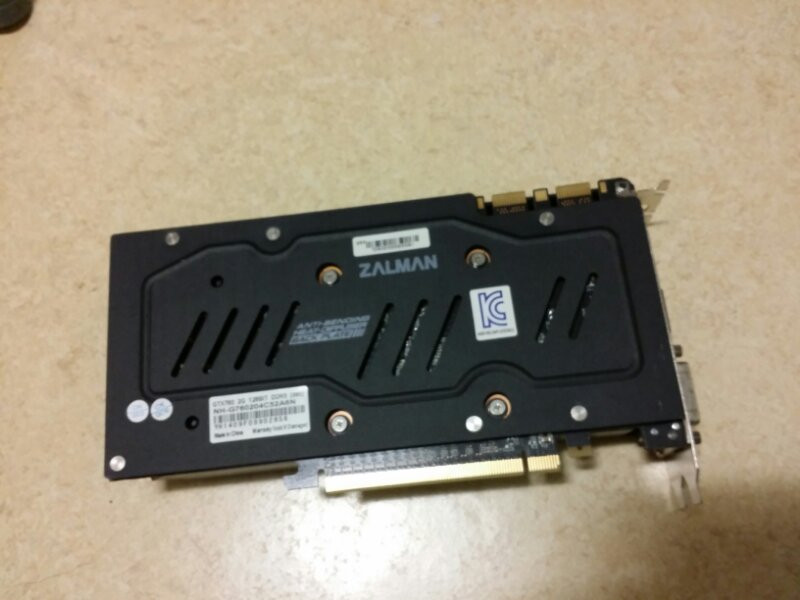 잘만 지포스 GTX760 게이밍 D5 2GB 백플--3