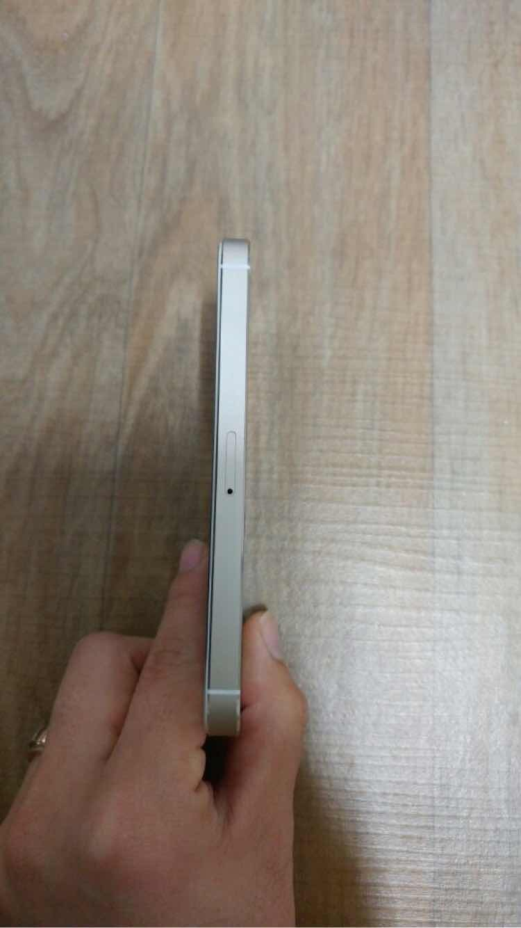 아이폰 5s 16기가 골드 이미지