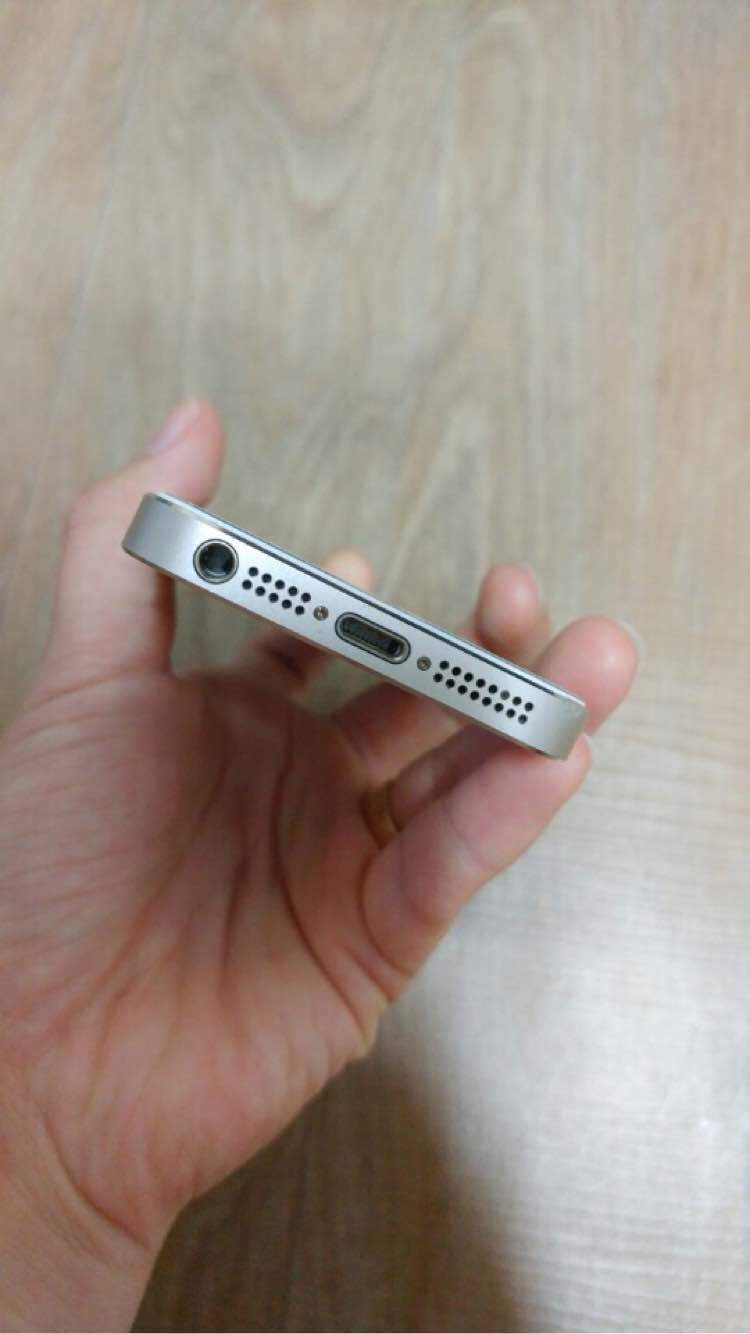 아이폰 5s 16기가 골드 이미지