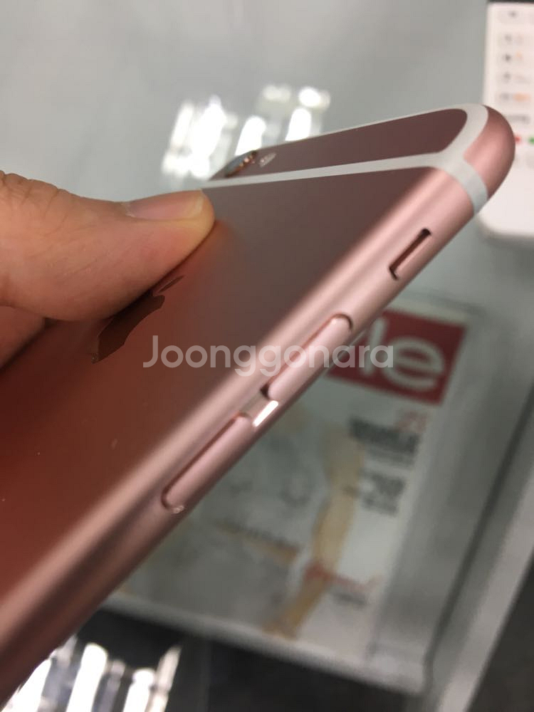 아이폰6s+ 64g 로즈골드 중고 판매합니다--1