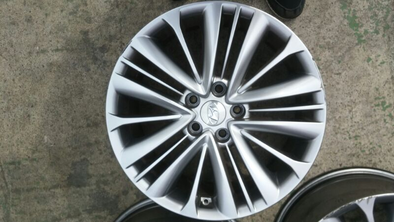 아슬란18인치순정휠팝니다--1