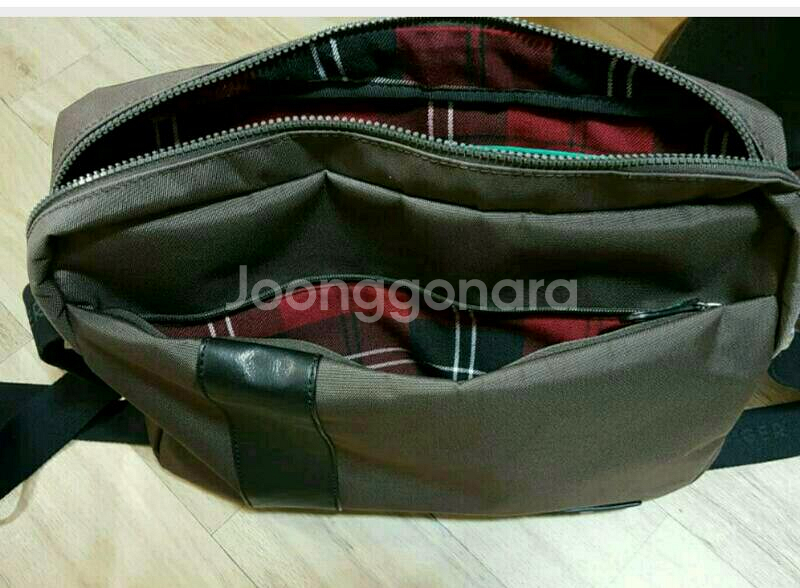 타미힐피거 크로스백--4