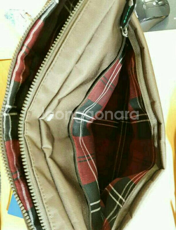 타미힐피거 크로스백--5