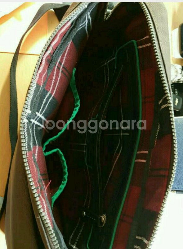 타미힐피거 크로스백--6