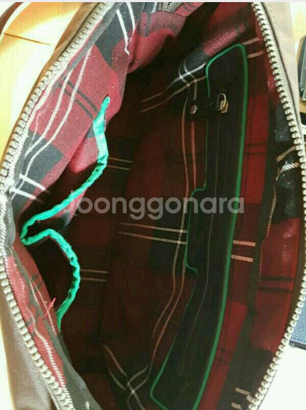 타미힐피거 크로스백--8