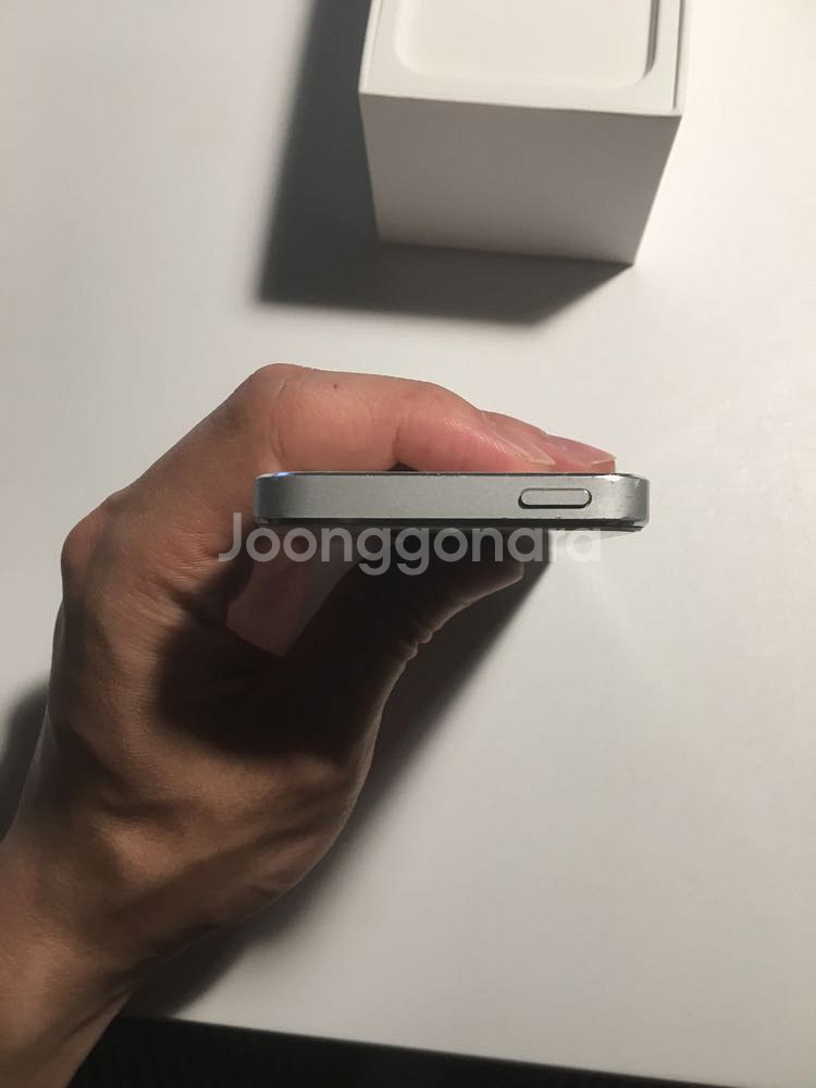 아이폰5 32G 팝니다--5