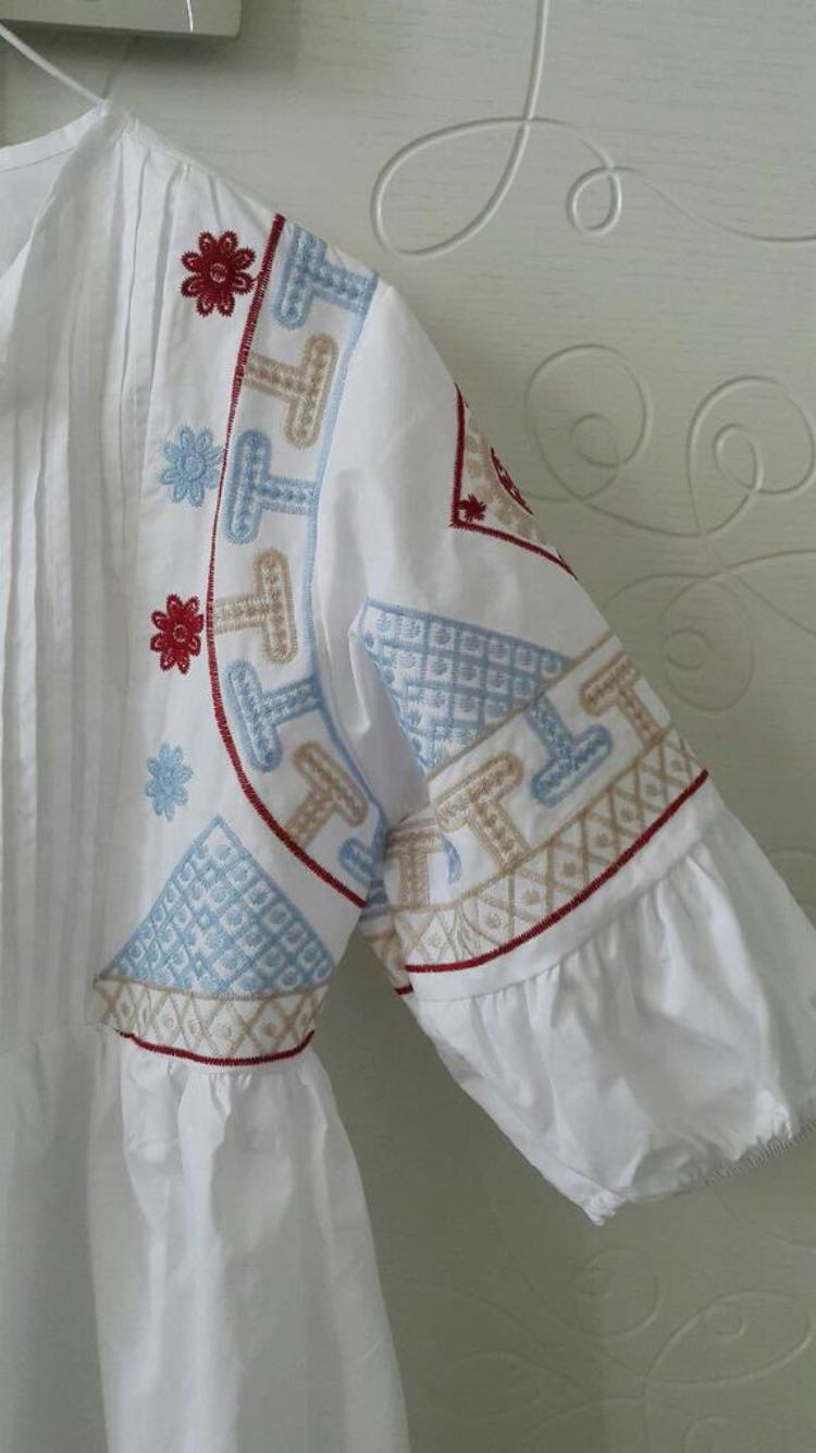 자수 블라우스--2