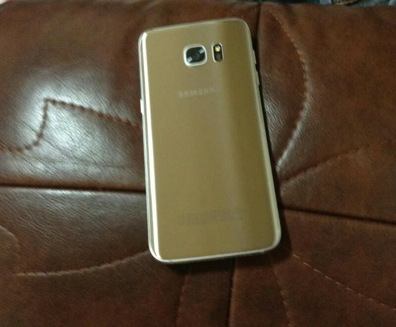 갤럭시s7엣지 실버를 아이폰6s 64기가 로즈골드 이미지