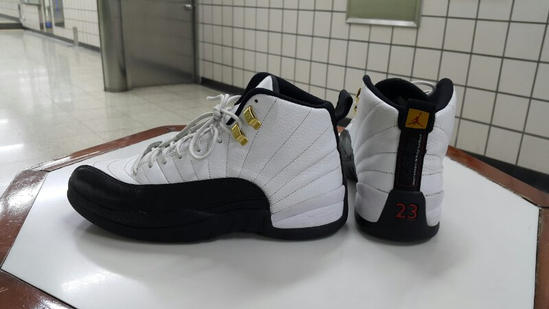 에어조던12 택시 275사이즈 20만원 판매--0